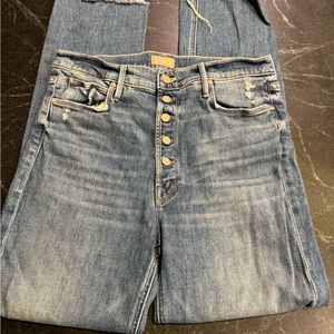 Mother Pixie Dazzler Ankle Fray in “Love Pop”. Size 30. EUC